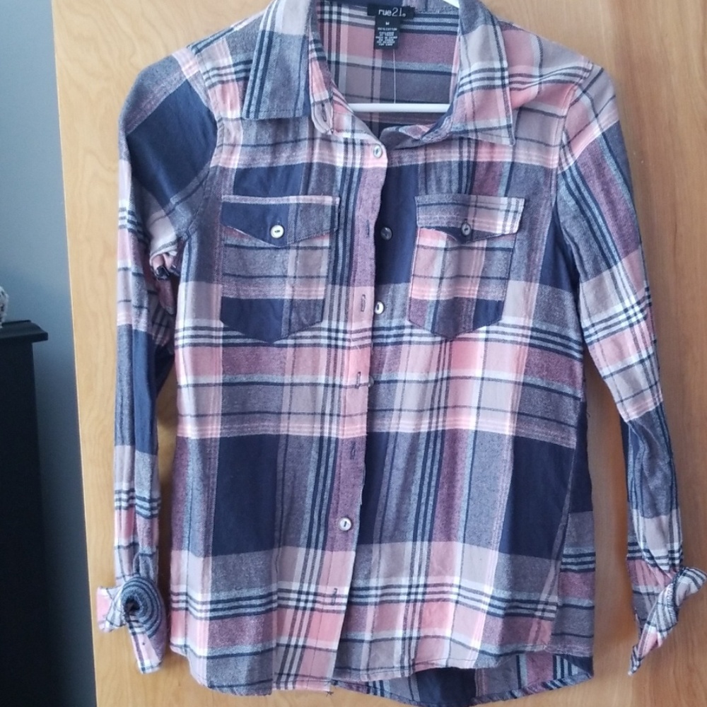 Size M pink/blue flannel